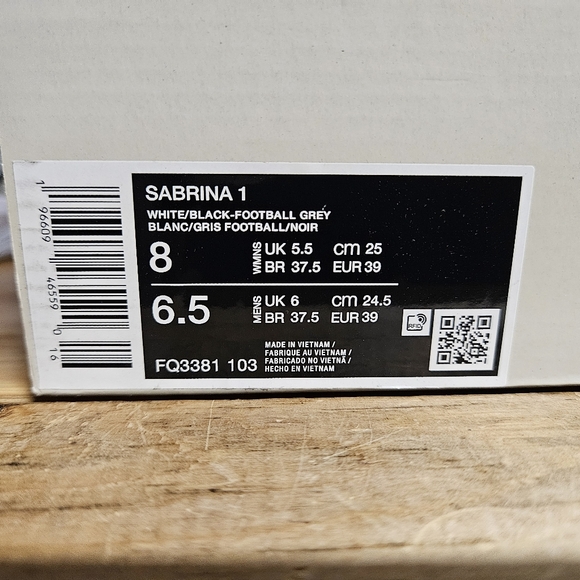 Nike Sabrina 1 Low Womens Basketball Shoe White Black FQ3381-103 Magnetic - Picture 10 of 12